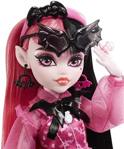 Monster High Doll Draculaura with Accessories and Pet Bat Posable Fashion Doll with Pink and Black Hair 0 2
